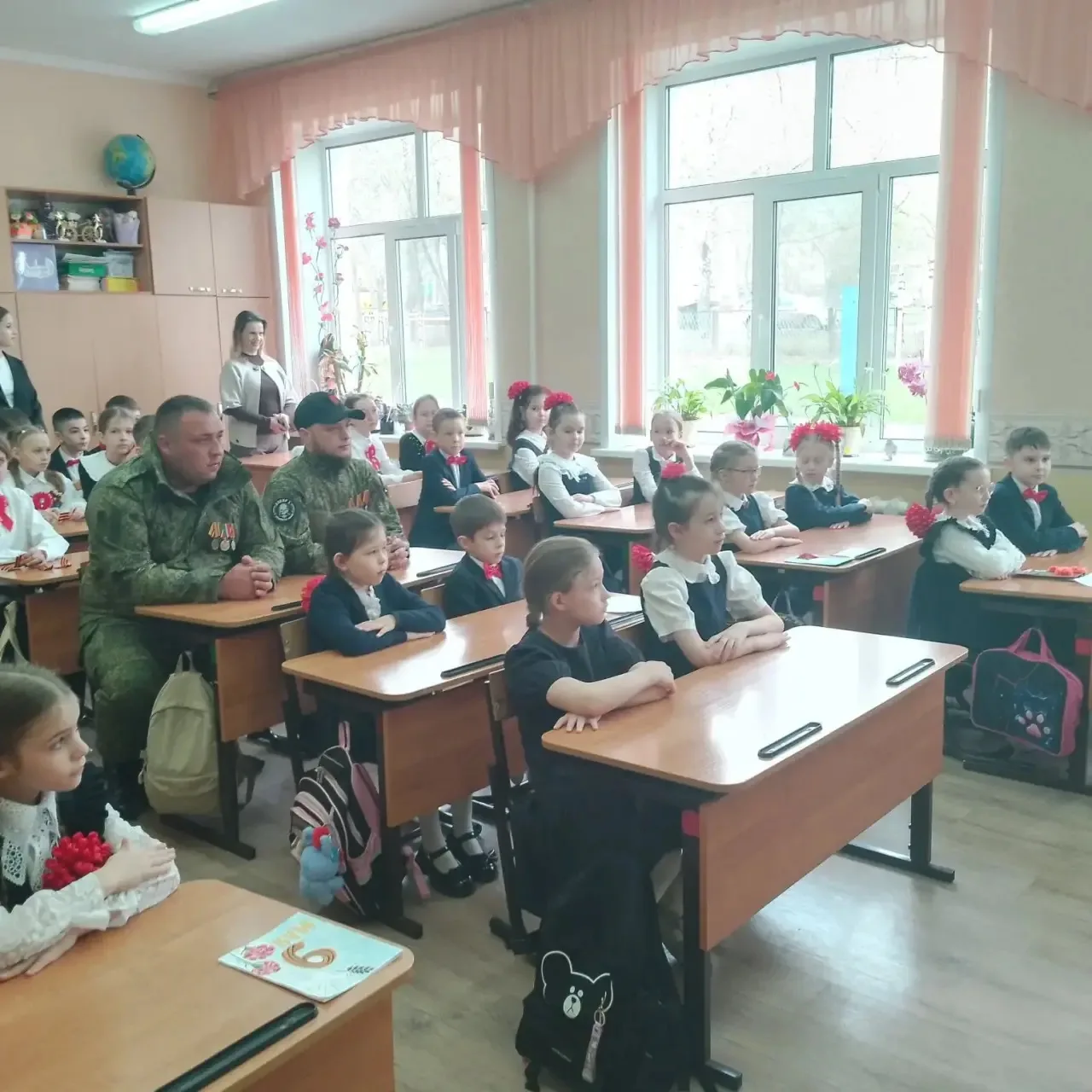 🇷🇺 Урок мужества: Встреча с героями современности! Сегодня в нашей школе прошел особенный день. Мы п