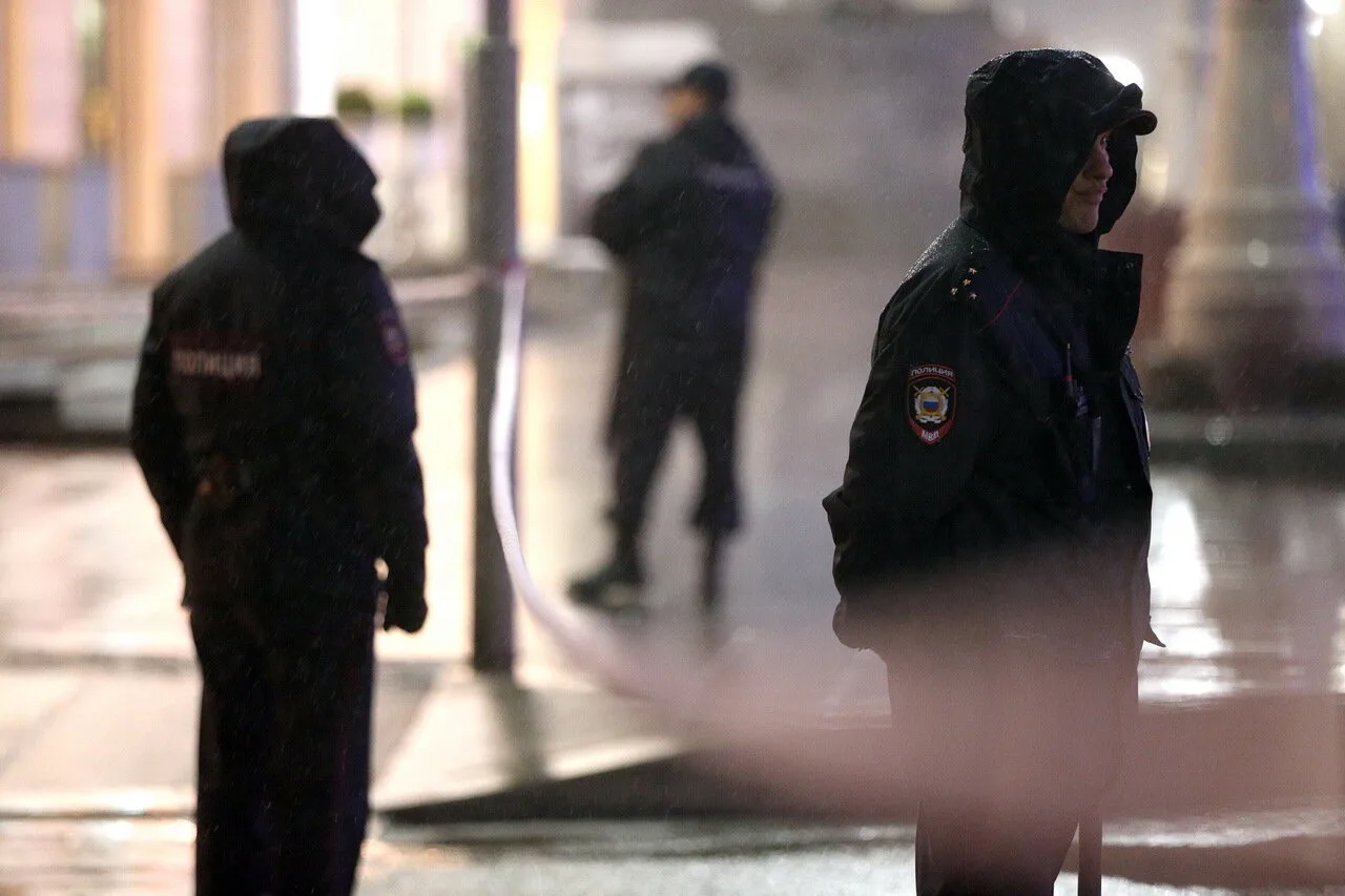 🚨 В Свердловской области полиция ищет мужчину, напавшего на девочку с ножом