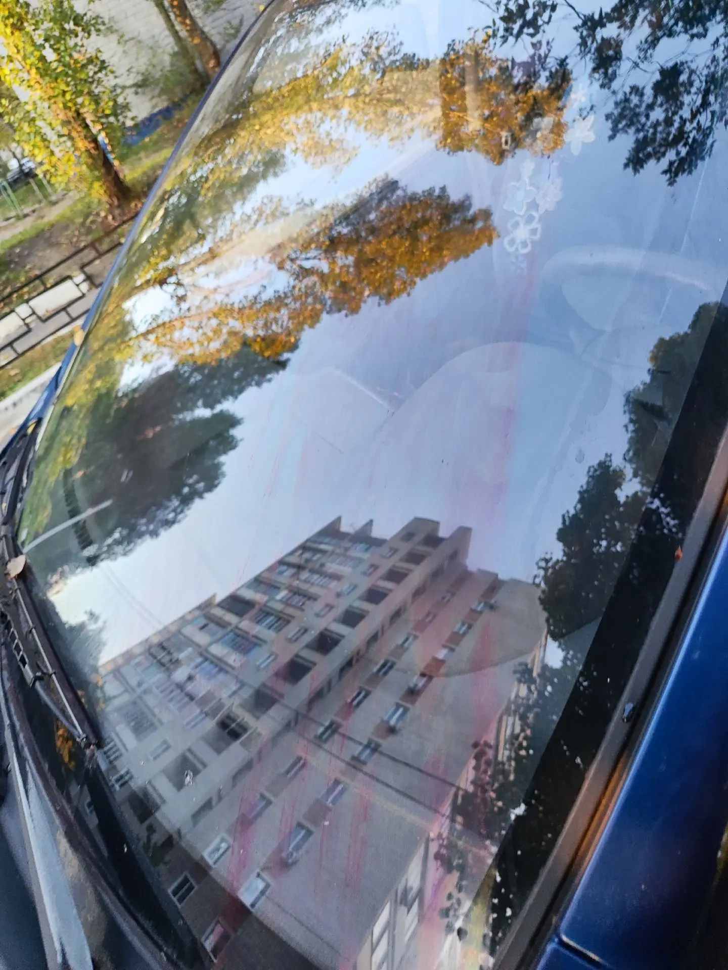 💬"На днях пришлось припарковать автомобиль в «чужом» дворе. Видимо, автомобиль занял «...