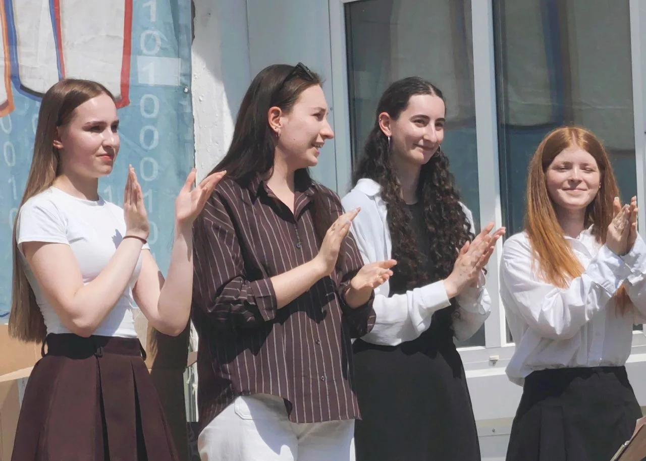 ✨Они сделали этот день незабываемым!  🎤В минувшую пятницу у нас состоялась торжественная линейка для