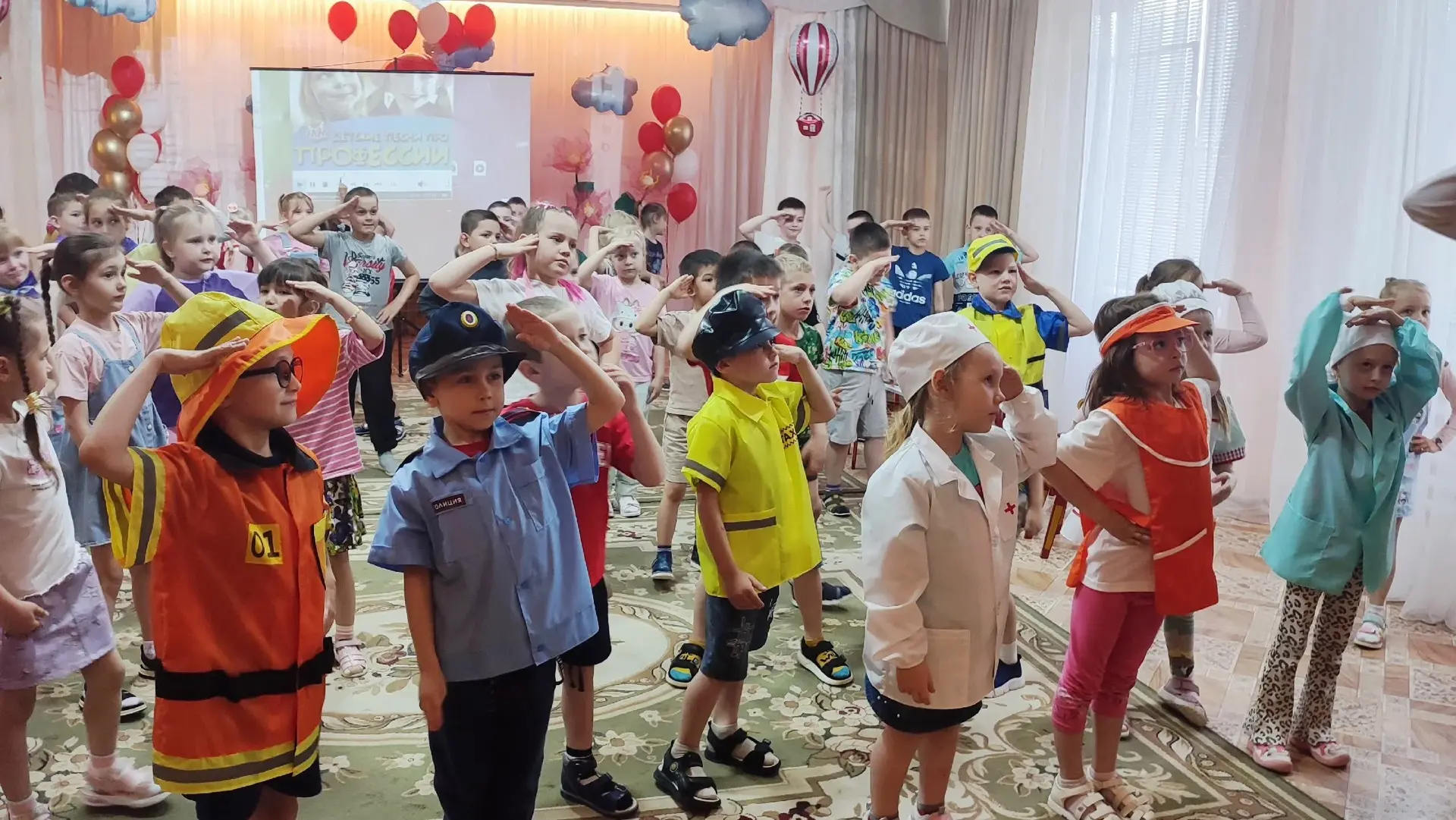 ✨"Летняя школа будущих профессионалов" открыла свои двери в нашем детском саду.