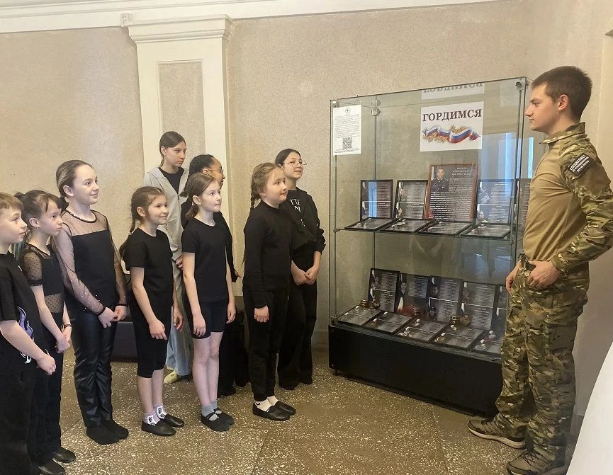 В рамках проекта «Диалоги с героями» в МАУК «ЦД и НТ МО Эгвекинот» прошла встреча с Пащ...