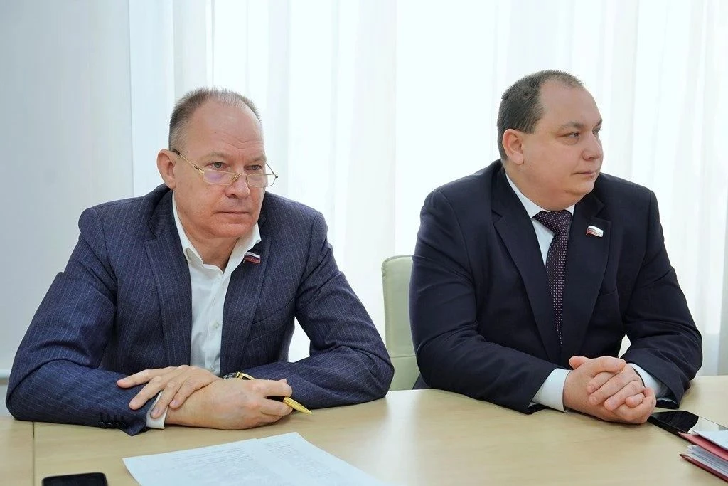 В Барнауле прошло заседание комитета по законности и местному самоуправлению Барнаульск...