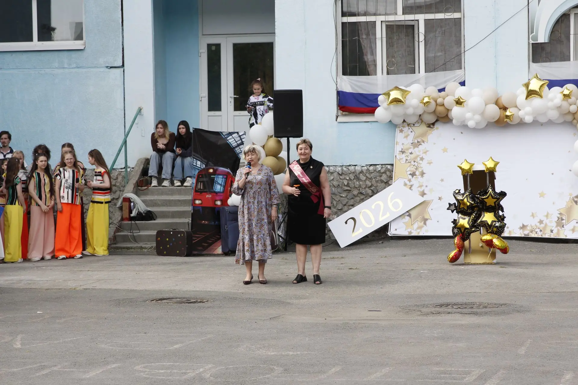 🛑Особенный день для одиннадцатиклассников!   🎓Для всех выпускников 11-х классов прозвенел последний 