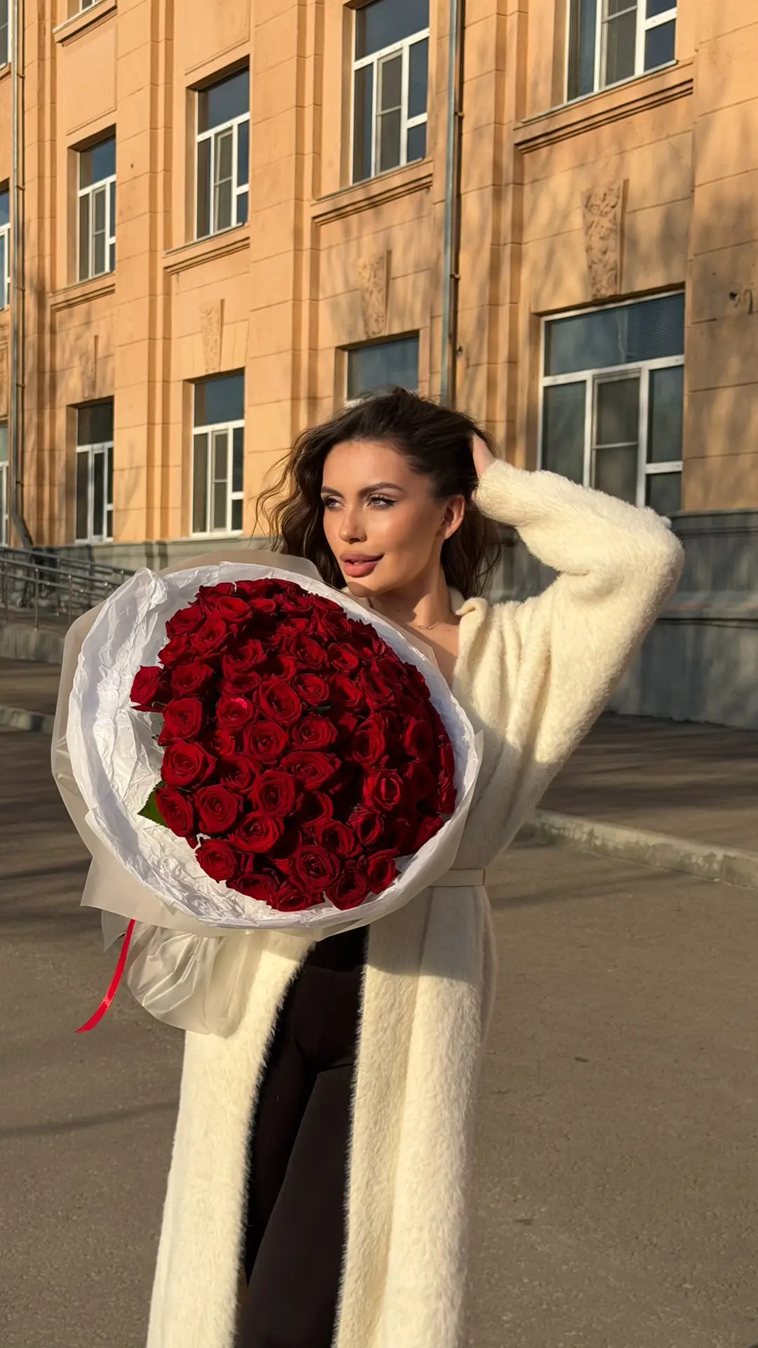 Шикарные красные розы❤️
21 шт 50 см - 2.300р
31 шт 50 см - 3.400р
51 шт 50 см - 5.300р
101 шт 50 см 