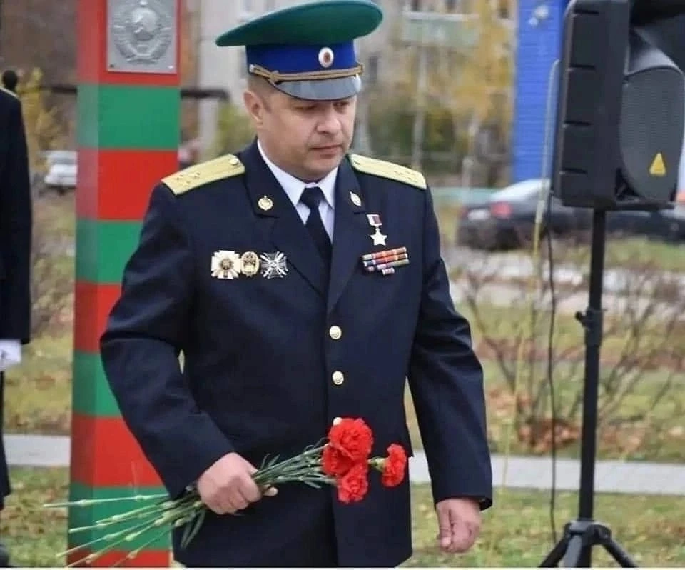 ⭐ ПОМНИМ. ЧТИМ. ГОРДИМСЯ.

С рассветом 27 июля 2002 года пограничный наряд «Засада» от пограничной з