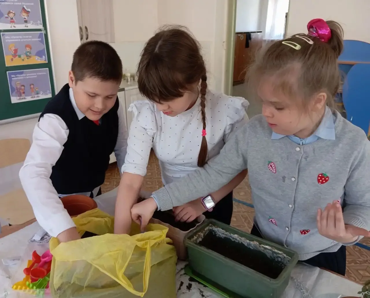 🌱 Наш помощник — огород! 🌱  Ребята 2 «В» класса уже вовсю готовятся к новому огородному сезону!  Мы 