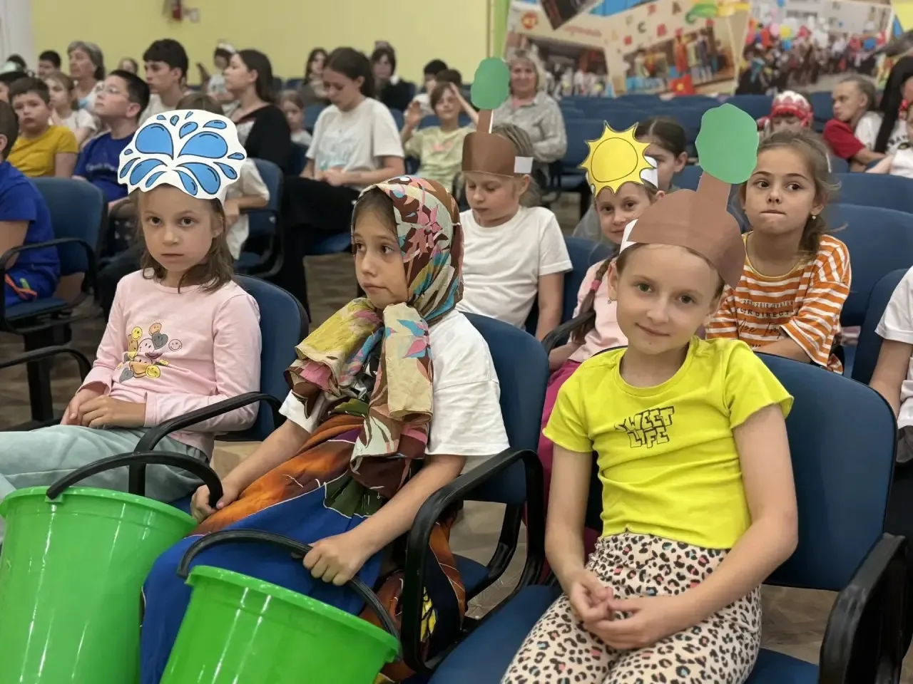Сегодня в нашем пришкольном лагере прошёл фестиваль «Гора самоцветов».
Наши ребята старательно готов