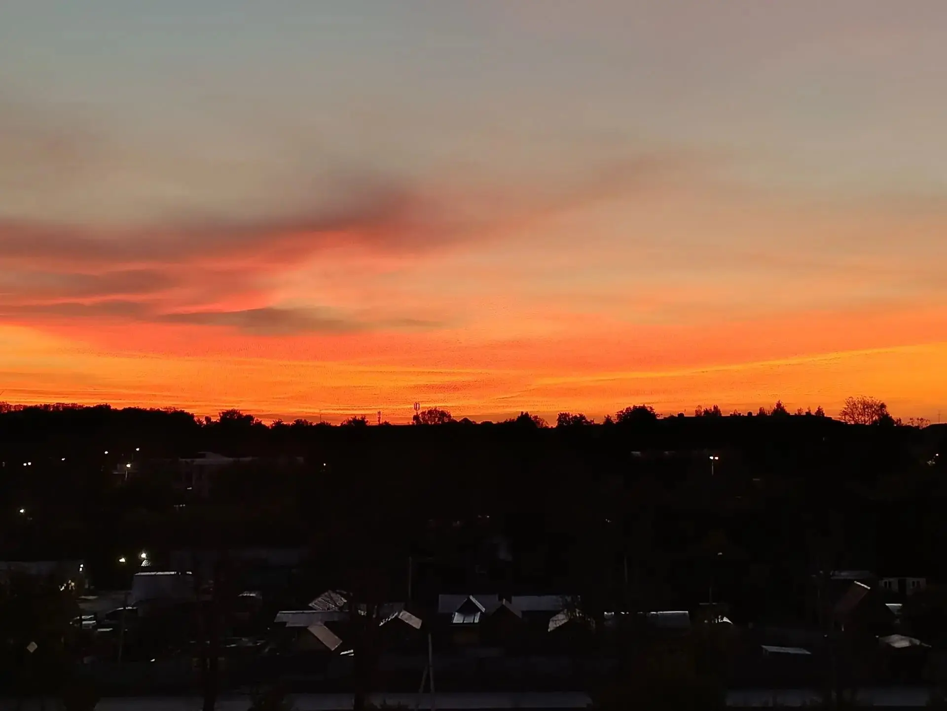 🌇Среднеуральск в золотых лучах солнца