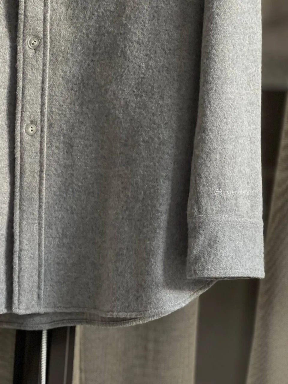 Купить / Продать в приложении Preloved club