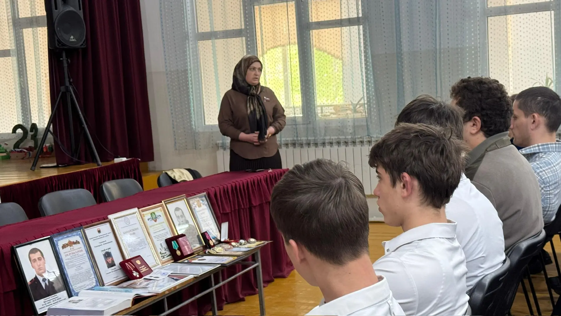 🌟 «Мы храним память о героях»: Урок Мужества от матери Героя  🗓️В стенах нашей гимназии прошёл трога
