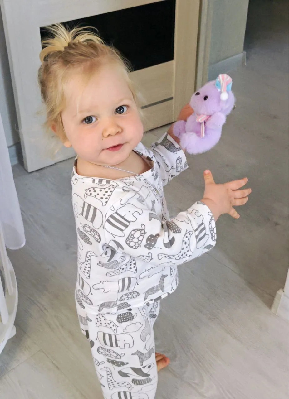 Ну когда же мы пойдём гулять? 👣 Мой мишка готов, а я ещё больше! 🐻💕