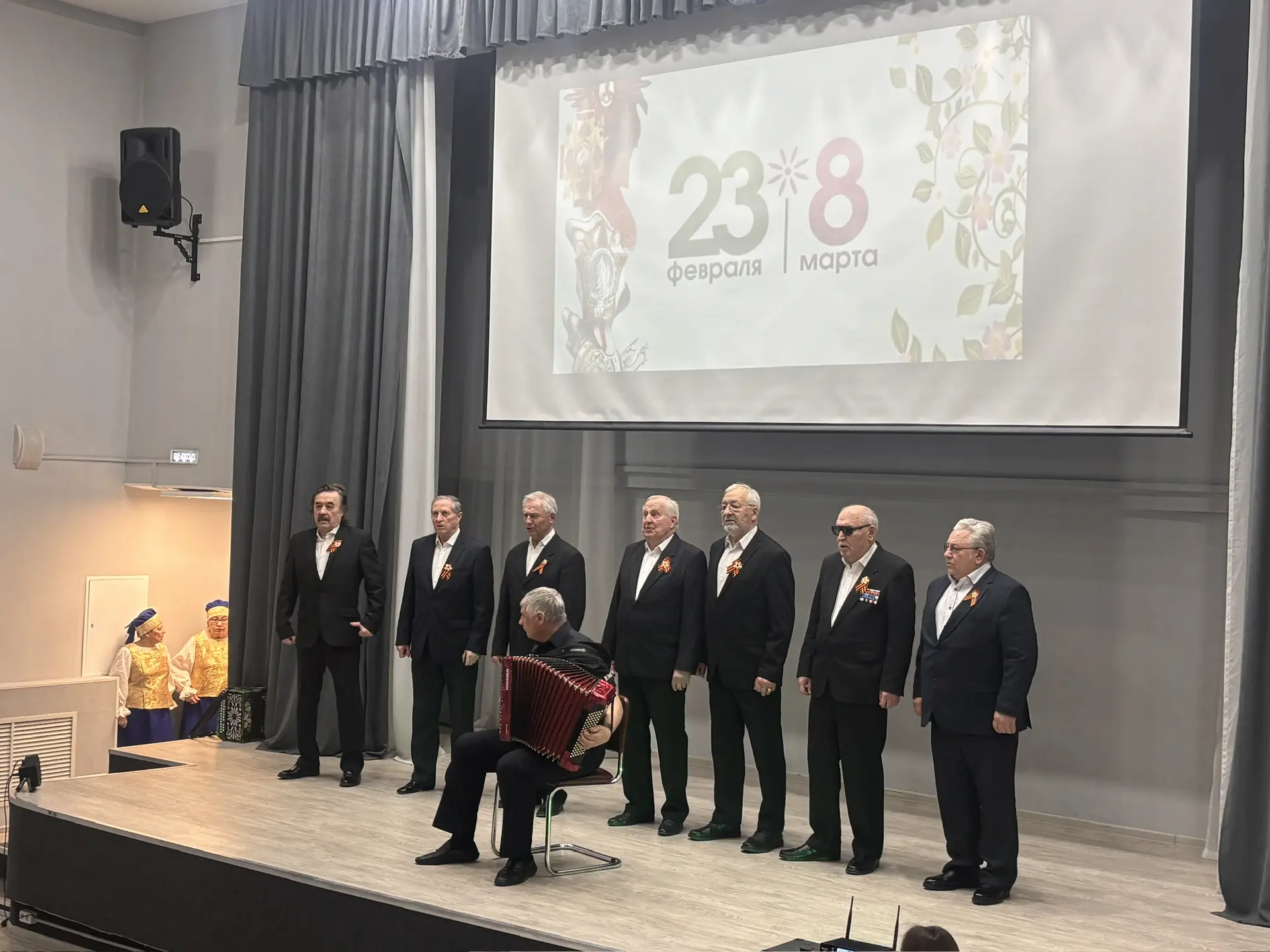 🎉 Сегодня в нашем микрорайоне прошёл яркий и душевный концерт в честь праздников-23 февраля и 8 март