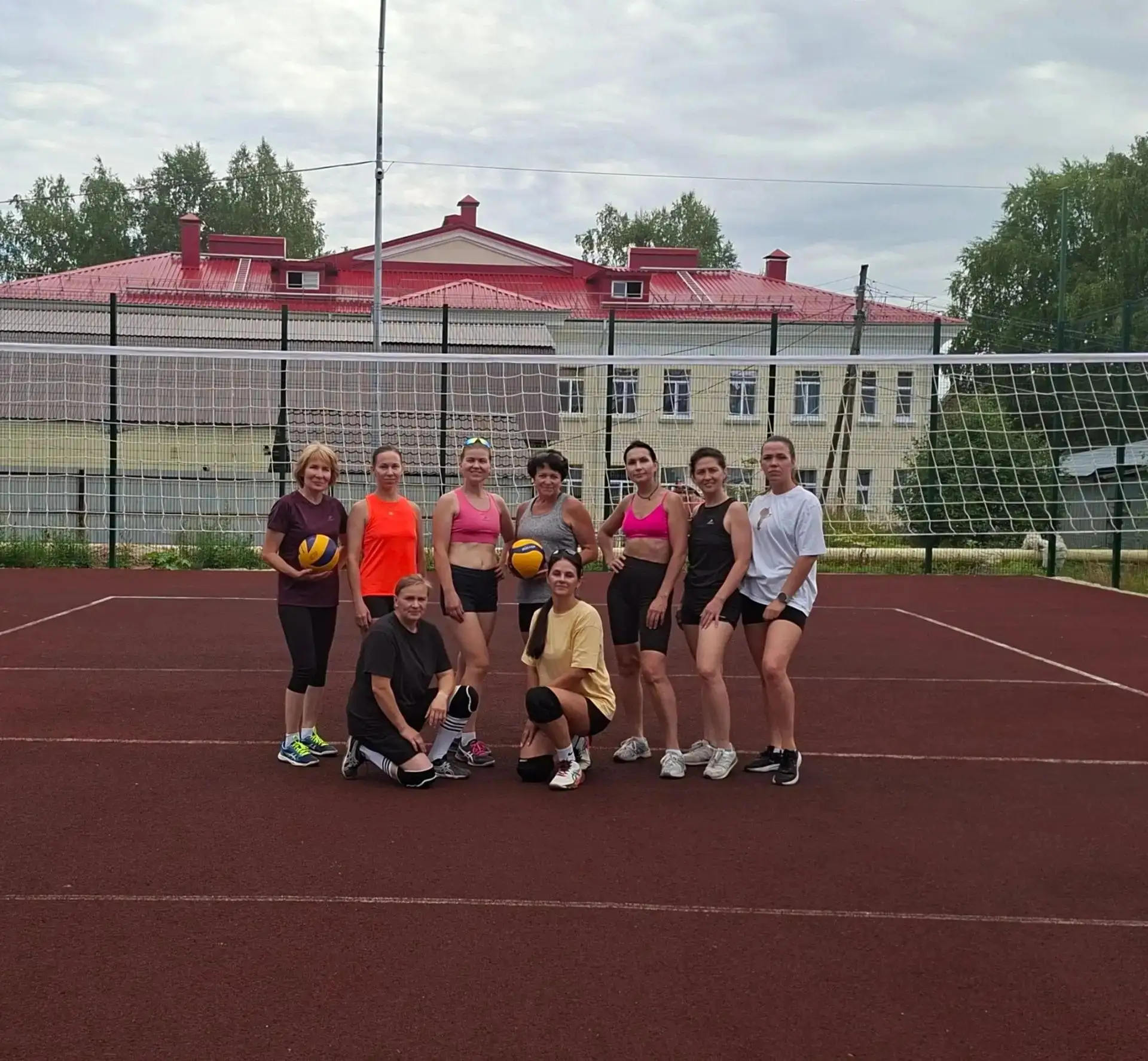 Погода — просто класс! Этот день создан для волейбола! Жаркое волейбольное лето продолж...