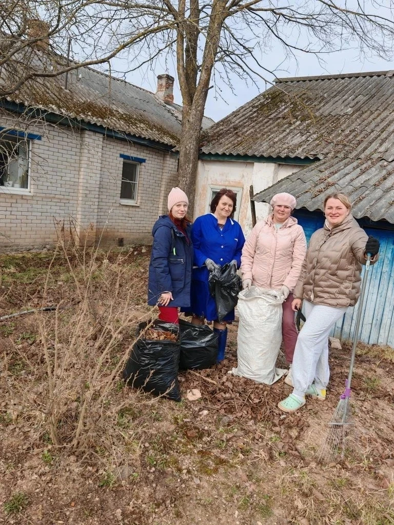 На территории Новгородской области стартовал проект «Генеральная уборка»
  
 
На днях работники вет 
