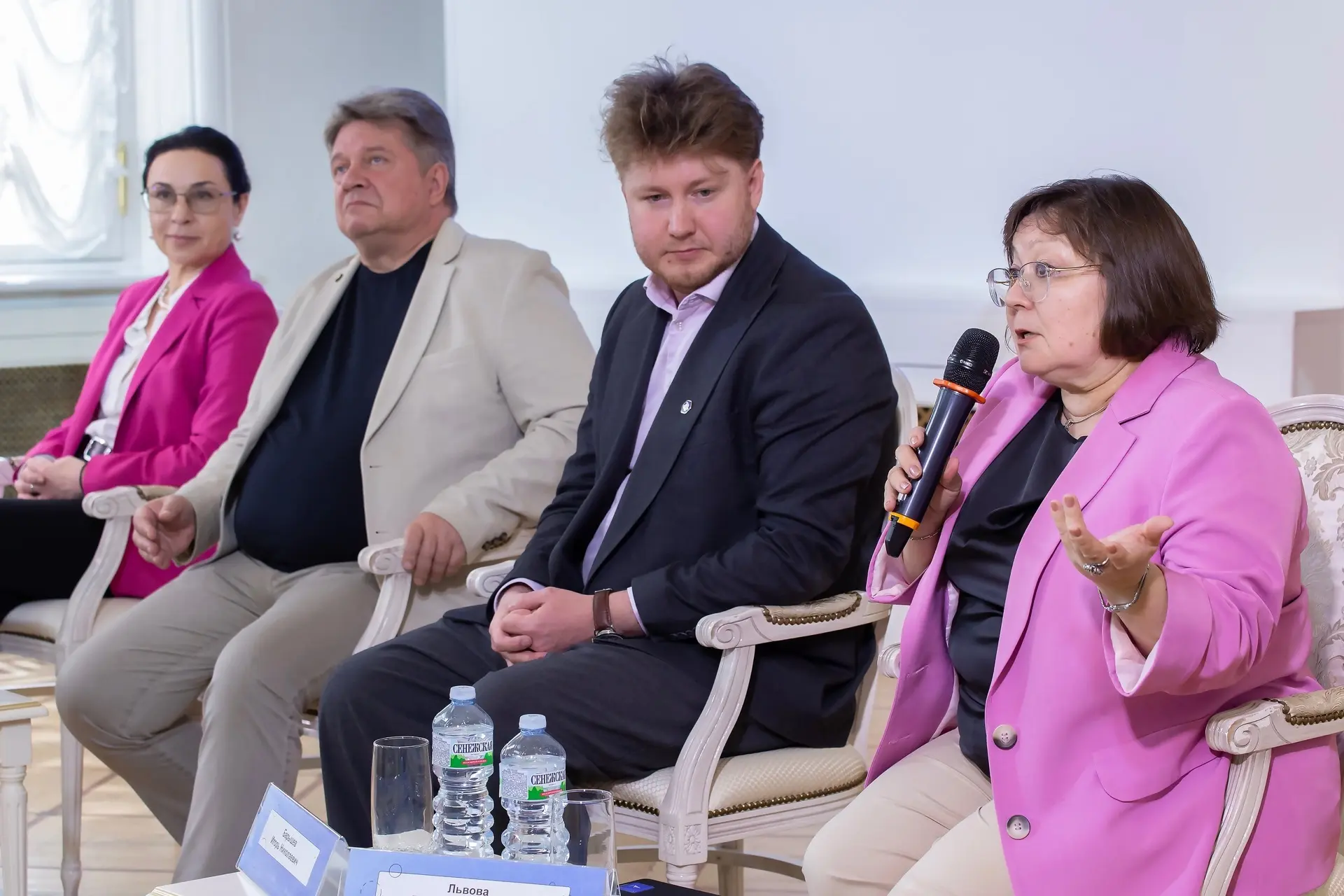 «Спасибо за возможность вдохновляться и реализовывать новые проекты!»

Педагоги поблагодарили Академ