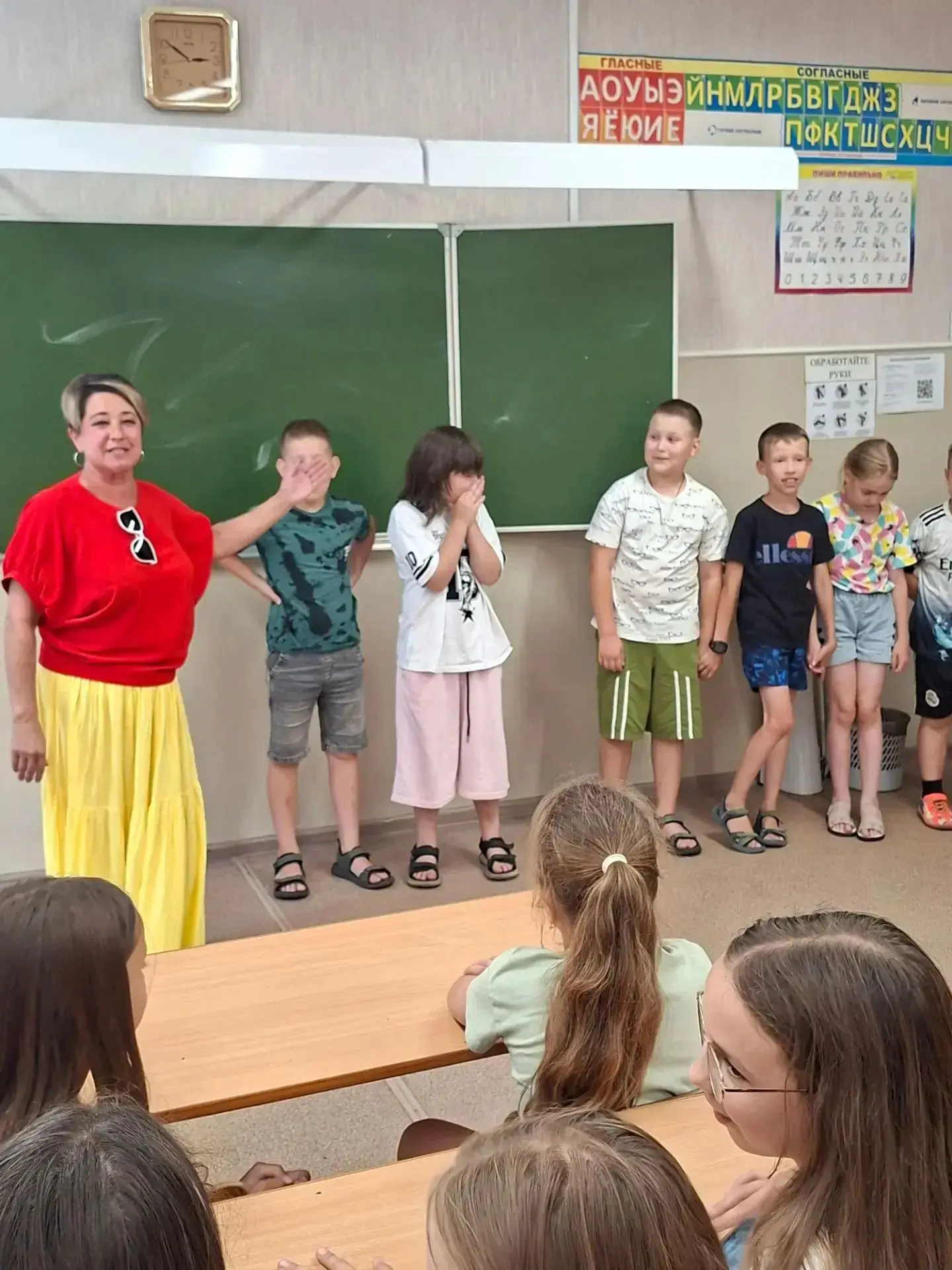 🎉 КВН — это не просто шутки, а целое приключение! 🎉

На минувшей неделе в школе № 12 г. Невинномыс