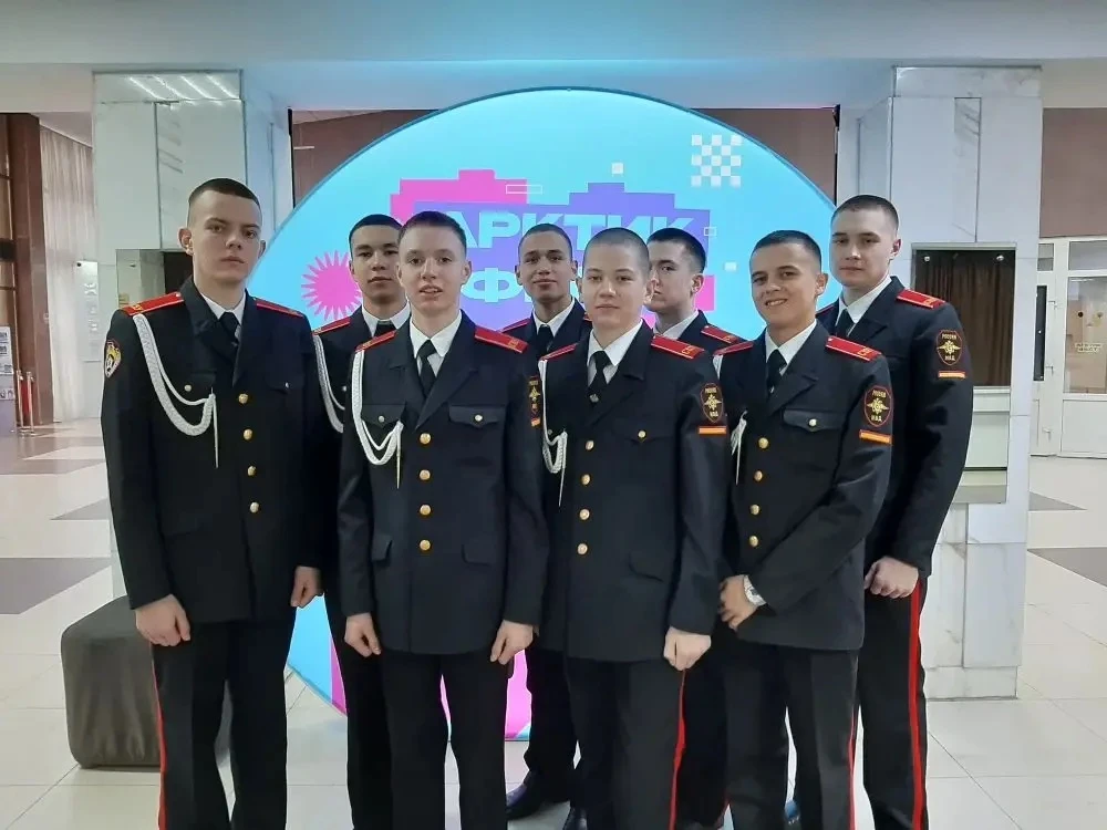 🔬 Фестиваль научных открытий «Арктик Фест»: знакомство суворовцев с миром науки!