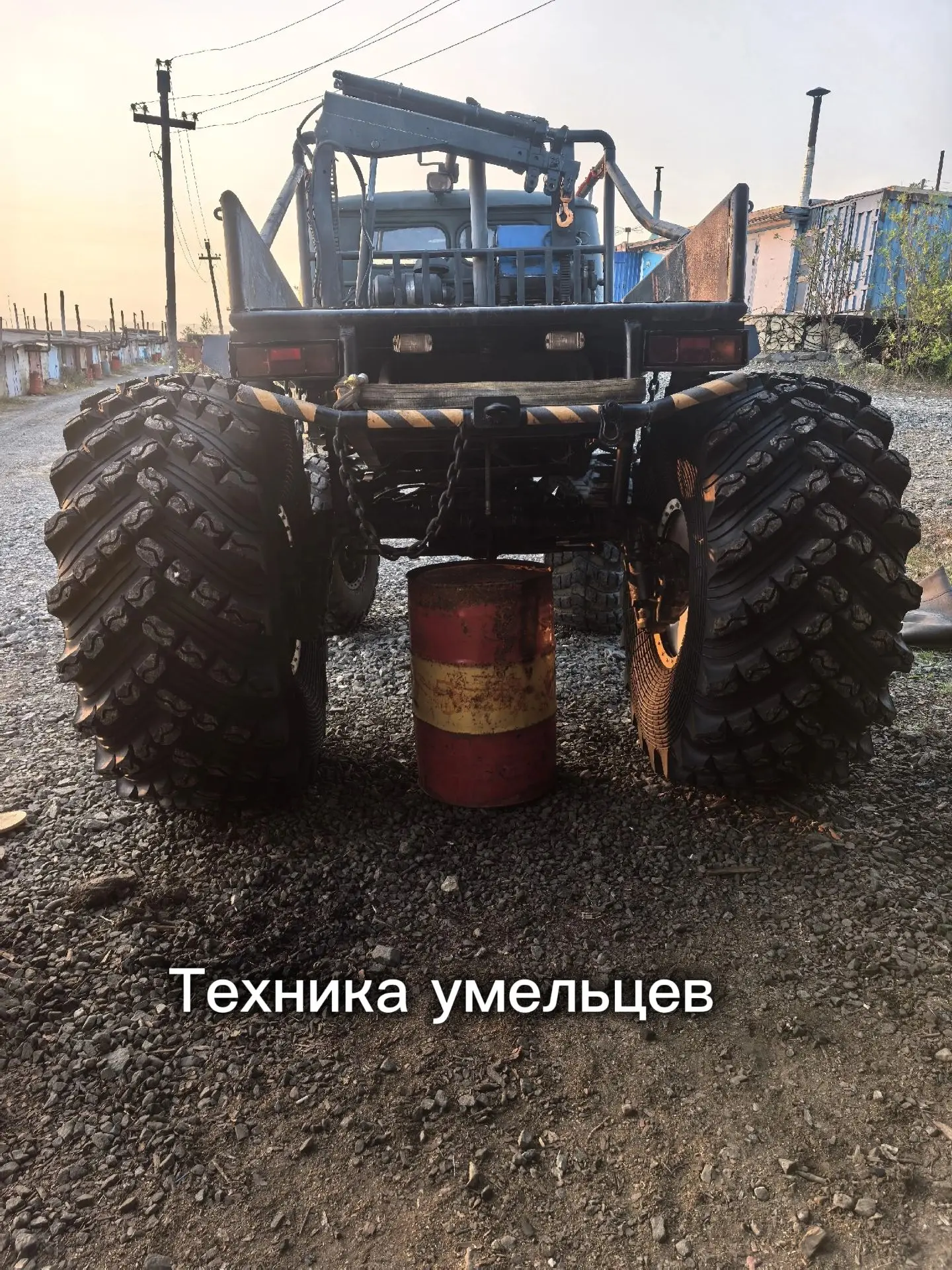 Лютый УАЗ примеряет колеса от К-700.