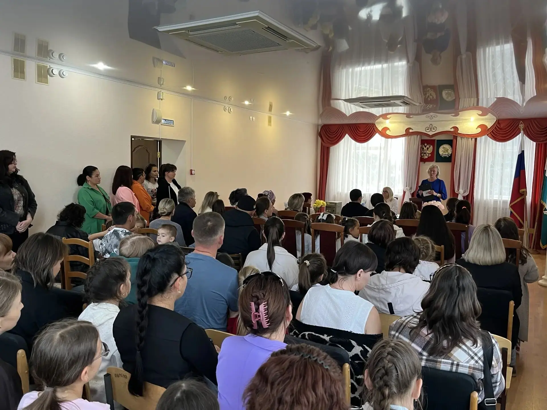 🎨✨ В детской школе искусств прошло родительское собрание первоклассников ✨🎶
