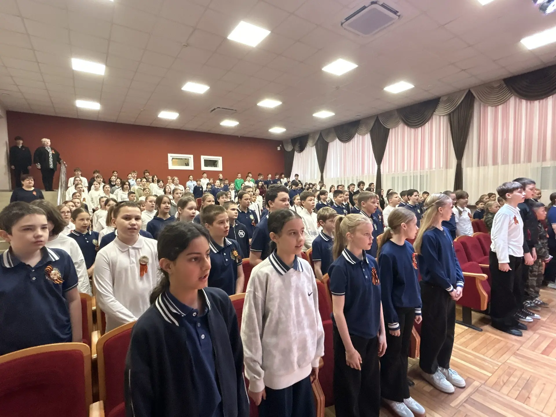 ✅Новая учебная неделя: торжественная линейка в школе!  🇷🇺🙏 ⚡️Линейка началась торжественным построен