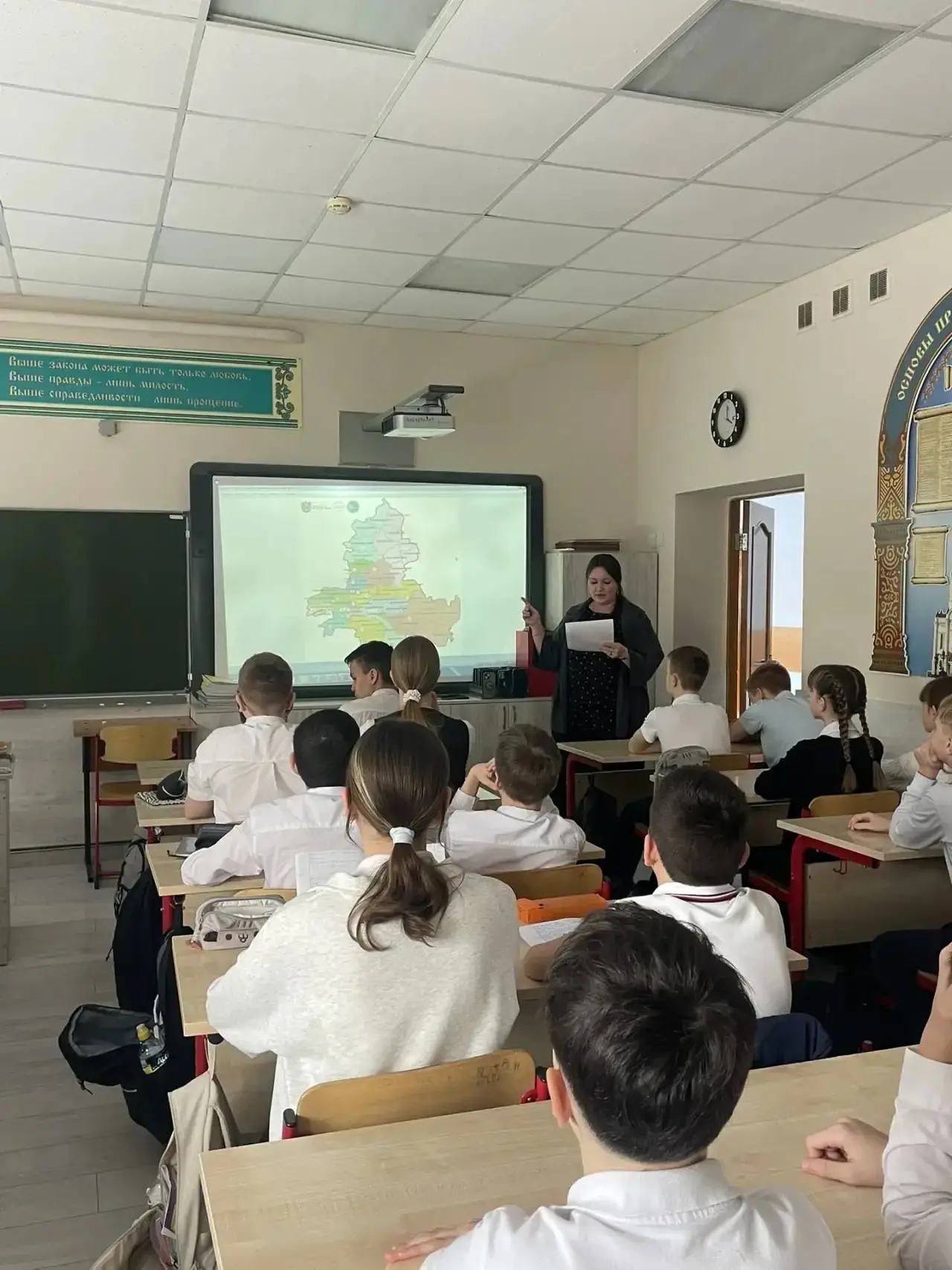 🌾 Не хлебом единым, но без него никак!  На занятиях курса «Россия – мои горизонты» обучающиеся говор