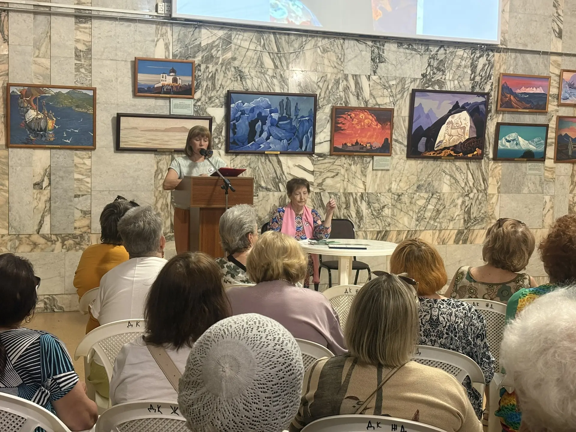 🔥Во Дворце культуры «Железнодорожник» состоялось торжественное открытие выставки репродукций картин