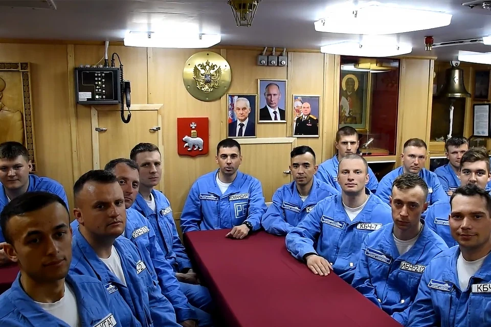 Экипаж подводного крейсера «Пермь» поздравил пермяков с Днем города
Моряки передали поздравления с б