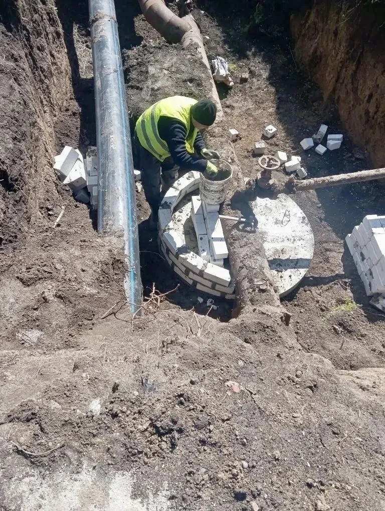 В селе Клинкино Донецкой Народной Республики установили новый насос для надежной подачи воды ⚙️Авари