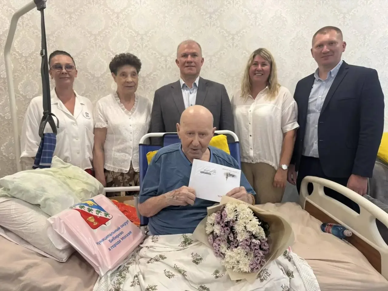 🎖 В Бибирево поздравили ветерана со 101-летием

В районе поздравили ветерана Великой Отечественной 