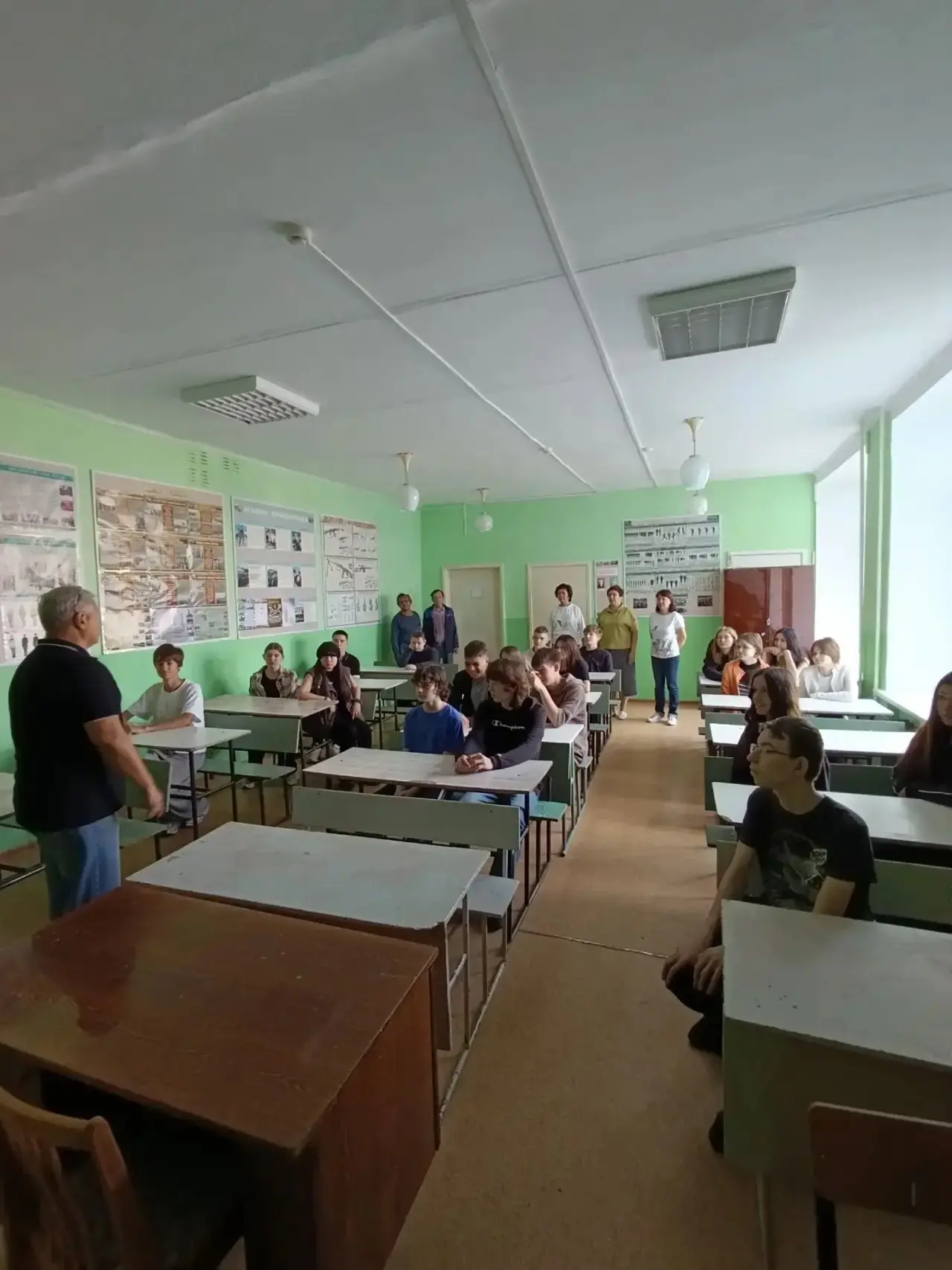 Вчера наша школа приняла участие во Всероссийских учениях по отработке комплексных сцен...