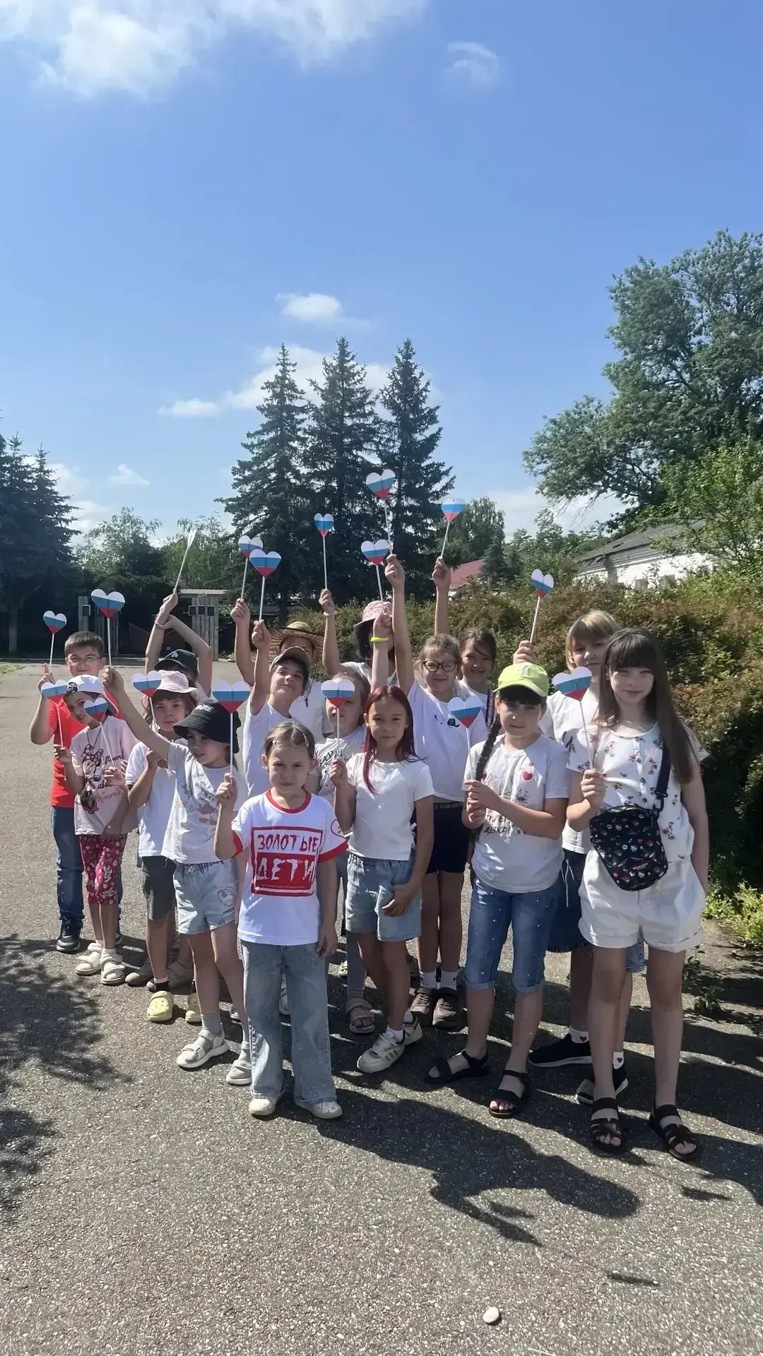 🇷🇺 С  НАСТУПАЮЩИМ ДНЁМ РОССИИ, ДОРОГИЕ ДРУЗЬЯ! 🇷🇺

12 июня — день, когда наша огромная страна от