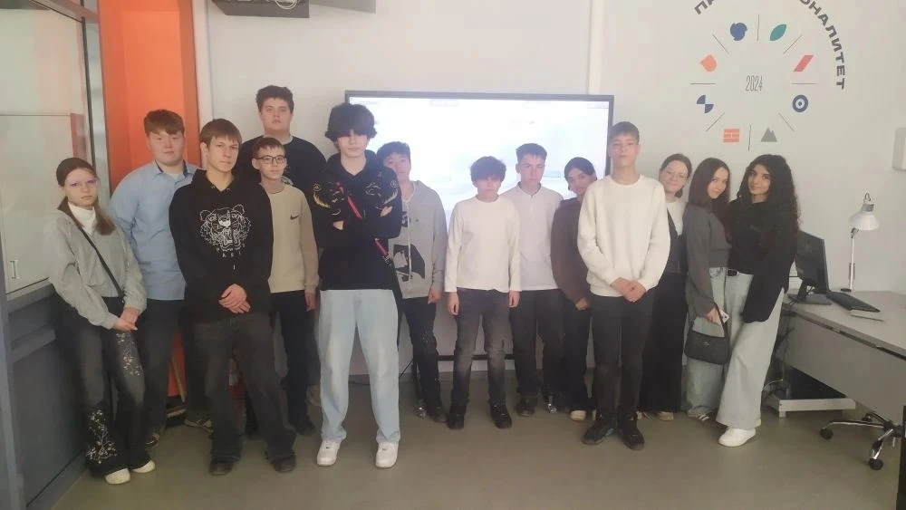 30 апреля в рамках программы "Профессионалитет"  учащиеся 8в ( кл.рук. Дворников А. д) посетили маст