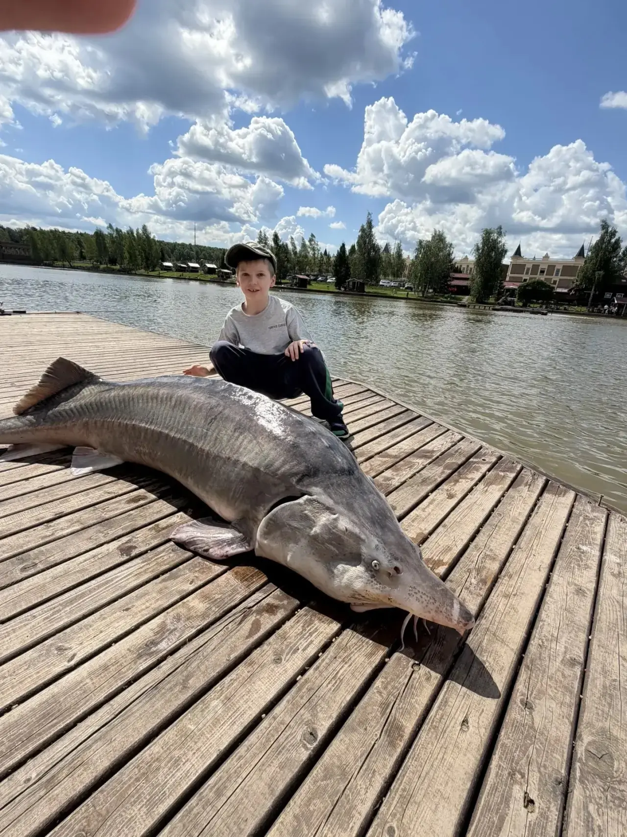 😎 ЛЕТНИЕ ПРИВЕТЫ

Передаём летний привет от Саввы из 2 «Б» класса! 🎣Летние каникулы — отличное вре