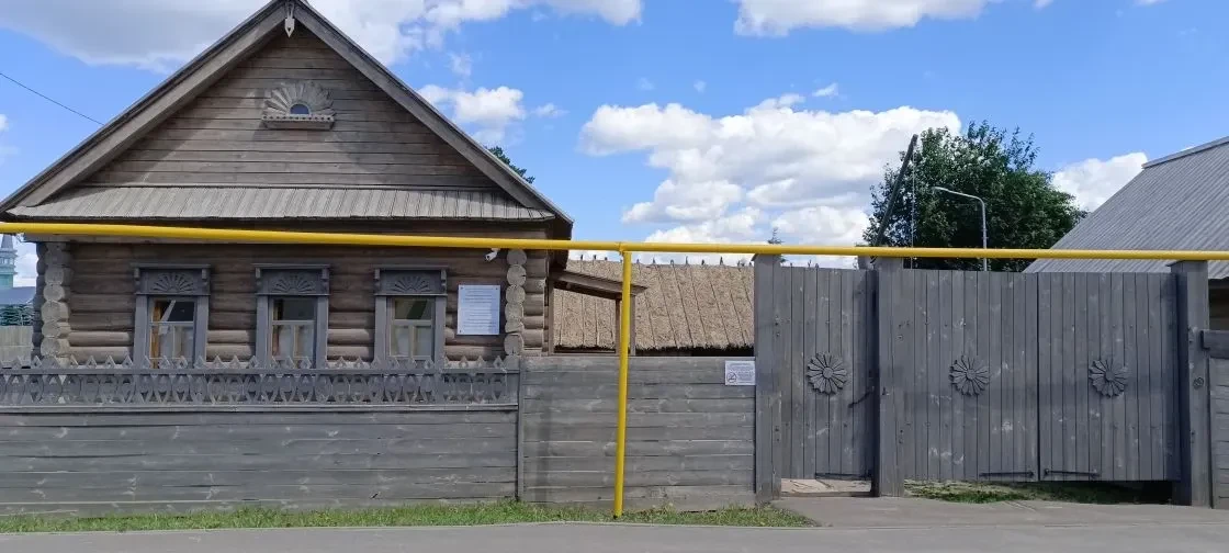 Тукай сукмакларыннан 

Юклык, ярлылык, корылык елларының кайтавазы янәдән азаплый – ашаулар такы-ток