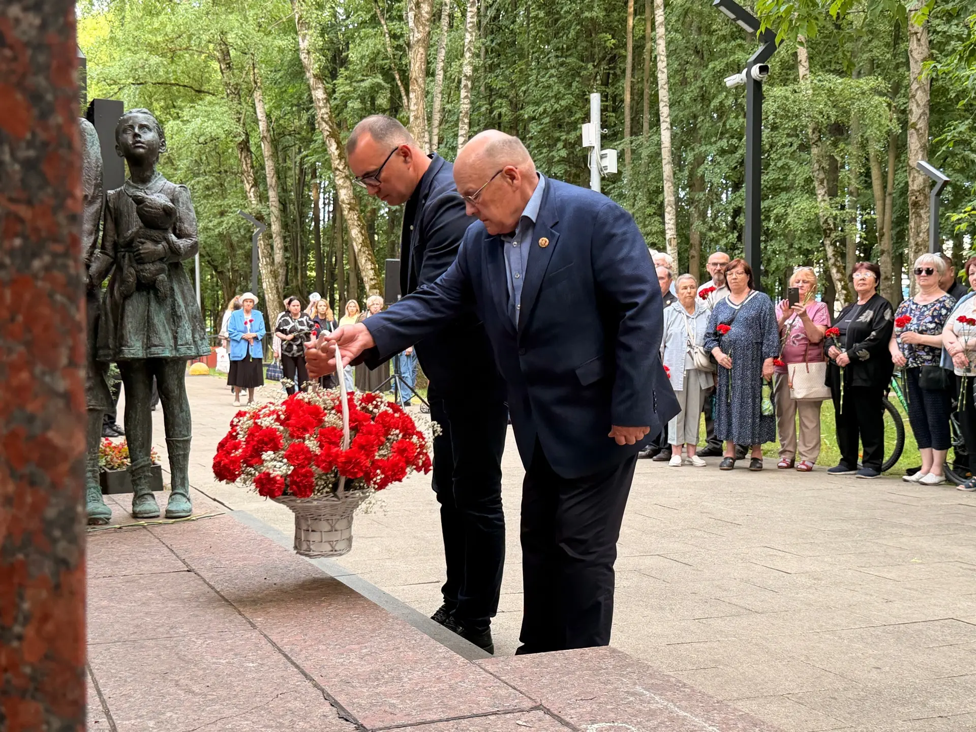 🕯️Патриотическая акция «Свеча памяти» прошла в районе Троицк 

 Мероприятия, приуроченные к 85-й го