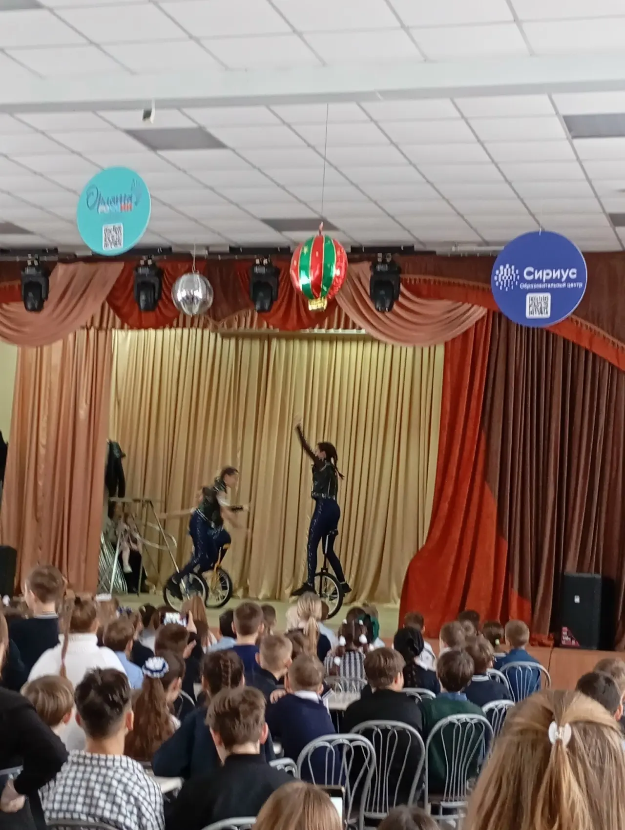 📋АНОНС📍 В школе 4 побывал настоящий ЦИРК "Элион"🧘‍♂  Маша и медведь🐗 дрессированные собачки🐩, удав🐍⚕