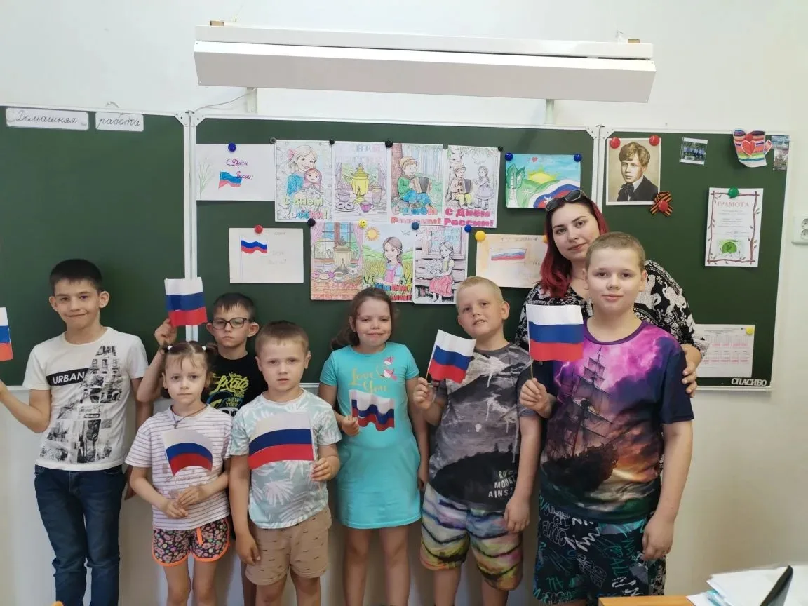 🎉 День России в лагере — настоящий праздник радости и творчества! 🎉

Сегодня мы вместе отметили Де