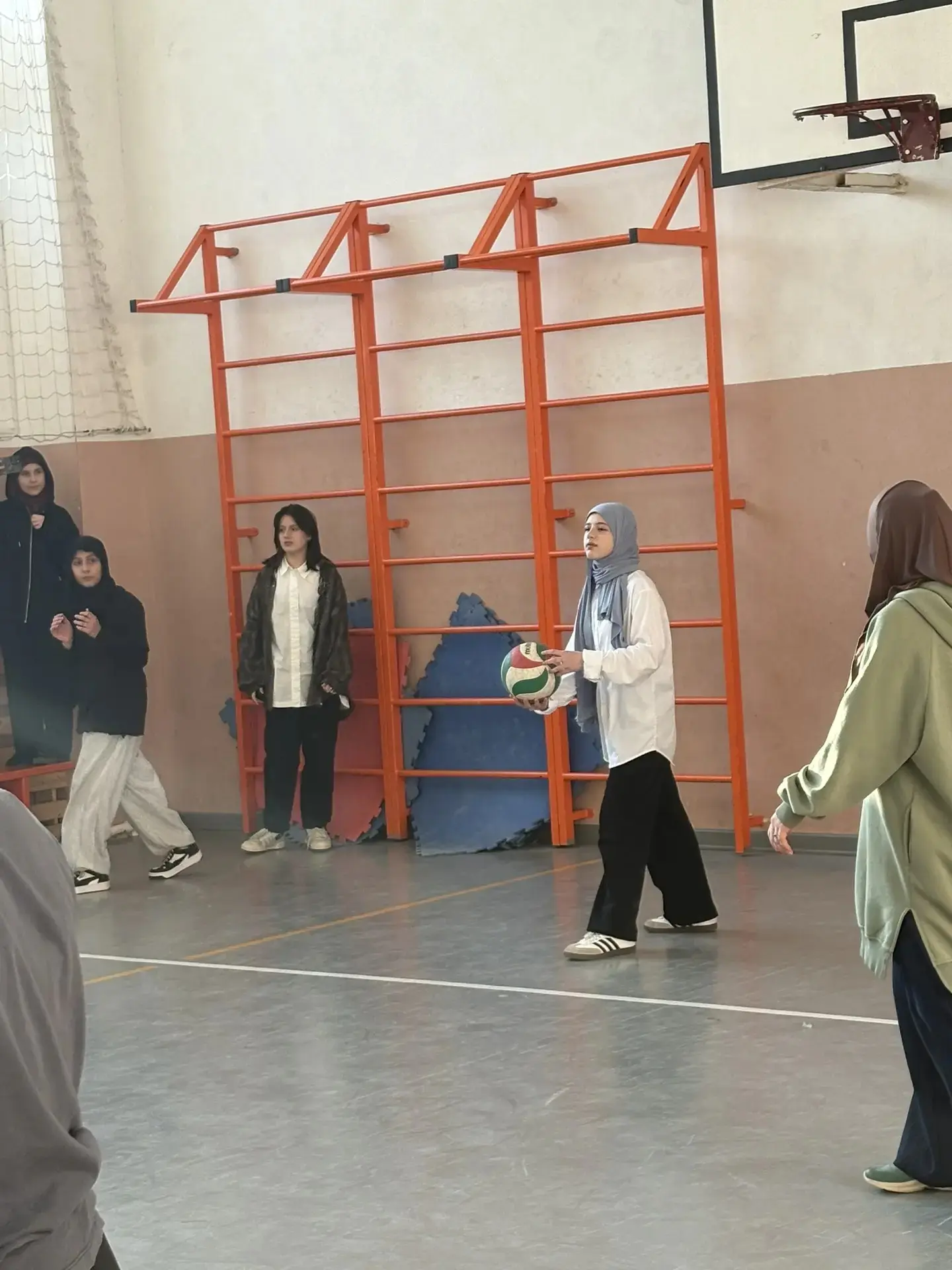 🏐 ПИОНЕРБОЛ: 8-Е КЛАССЫ ОПРЕДЕЛИЛИ СИЛЬНЕЙШИХ!  Эмоции, азарт и невероятная воля к победе! В нашей ш