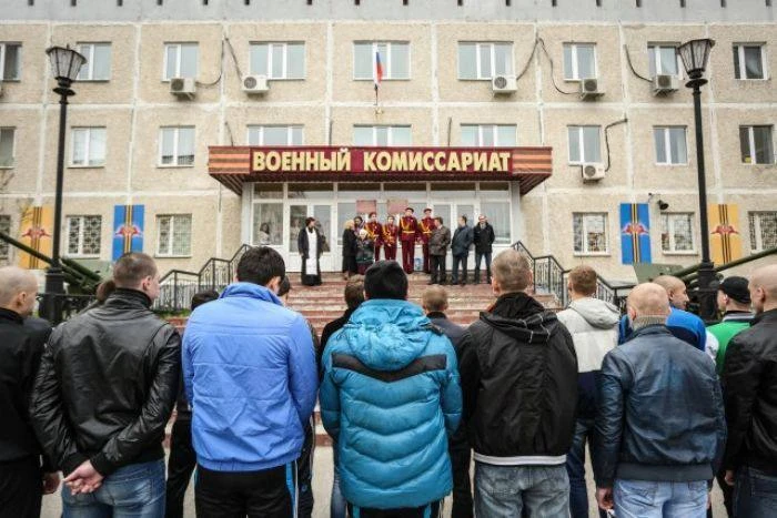 Более 1500 жителей Югры отправятся на военную службу по призыву этой осенью. Первые ком...