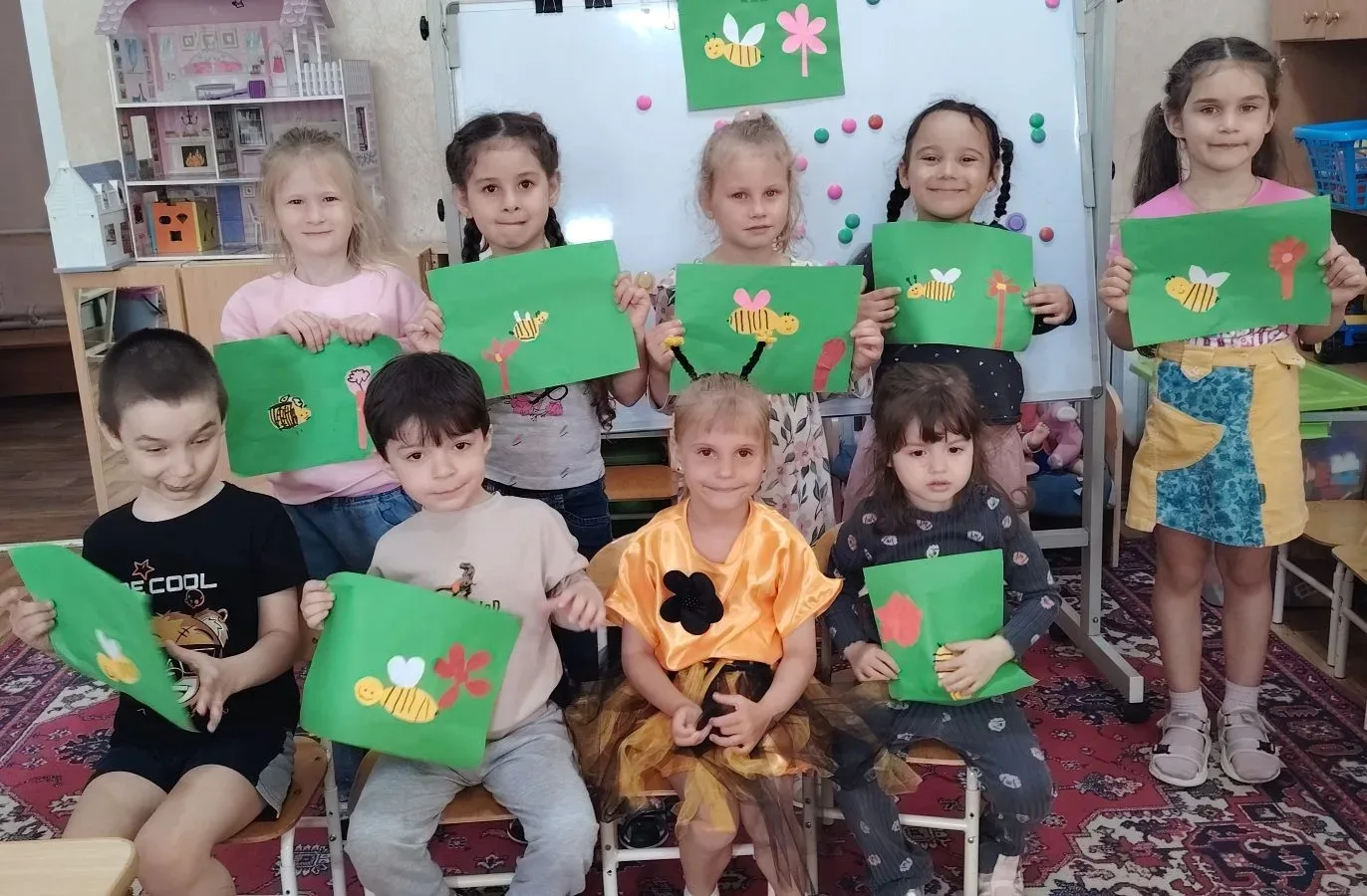20 мая отмечается Всемирный день пчёл. В старшей группе "Звездочки" прошёл тематический день, посвящ