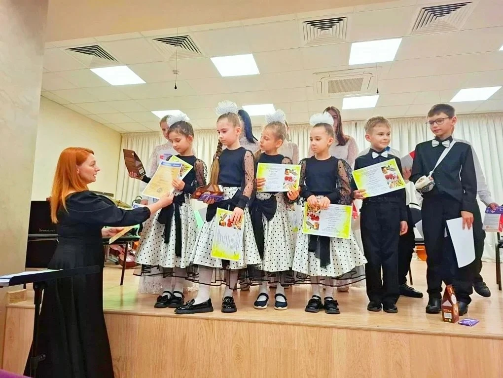 Виолончельное волшебство в ДШИ №5: Итоги года и яркие выступления!