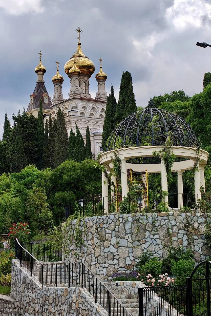 ⛪️Храм Архангела Михаила в Алупке.