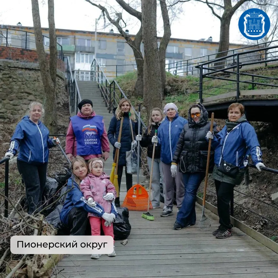 Во всех муниципалитетах области вновь прошли субботники.  Больше семи тысяч жителей убирались в парк