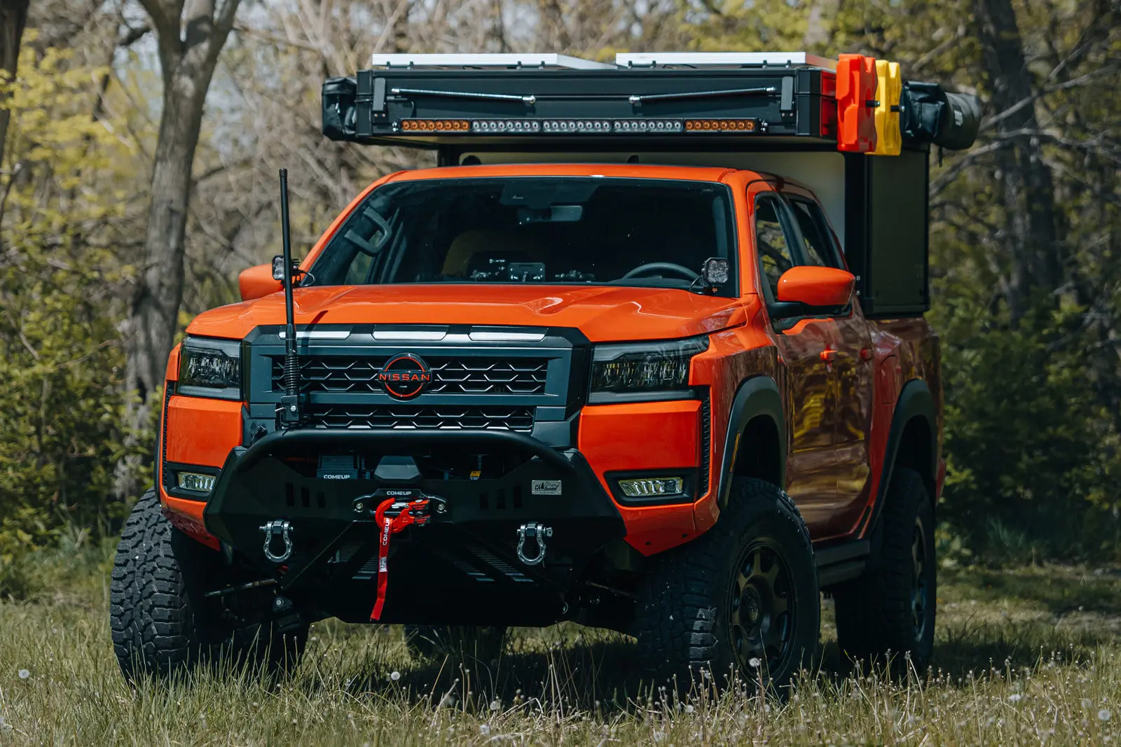 Nissan Frontier превратили в автодом для бездорожья   Версия Ultimate Build получила кемпер с двухме