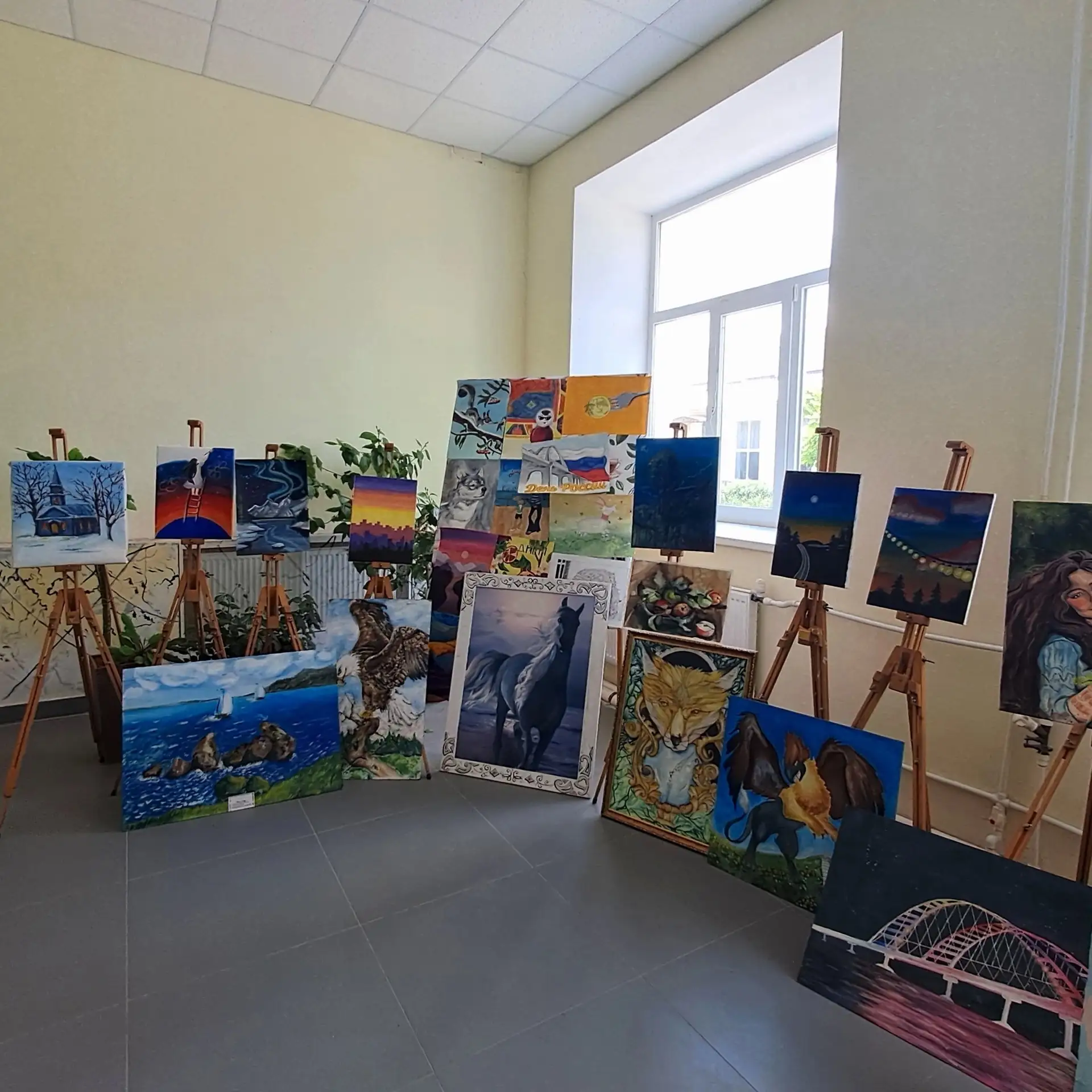 🇷🇺 С ДНЕМ РОССИИ!!! 🇷🇺

🎨🎨В честь данного праздника в нашем  колледже открылась особенная выст