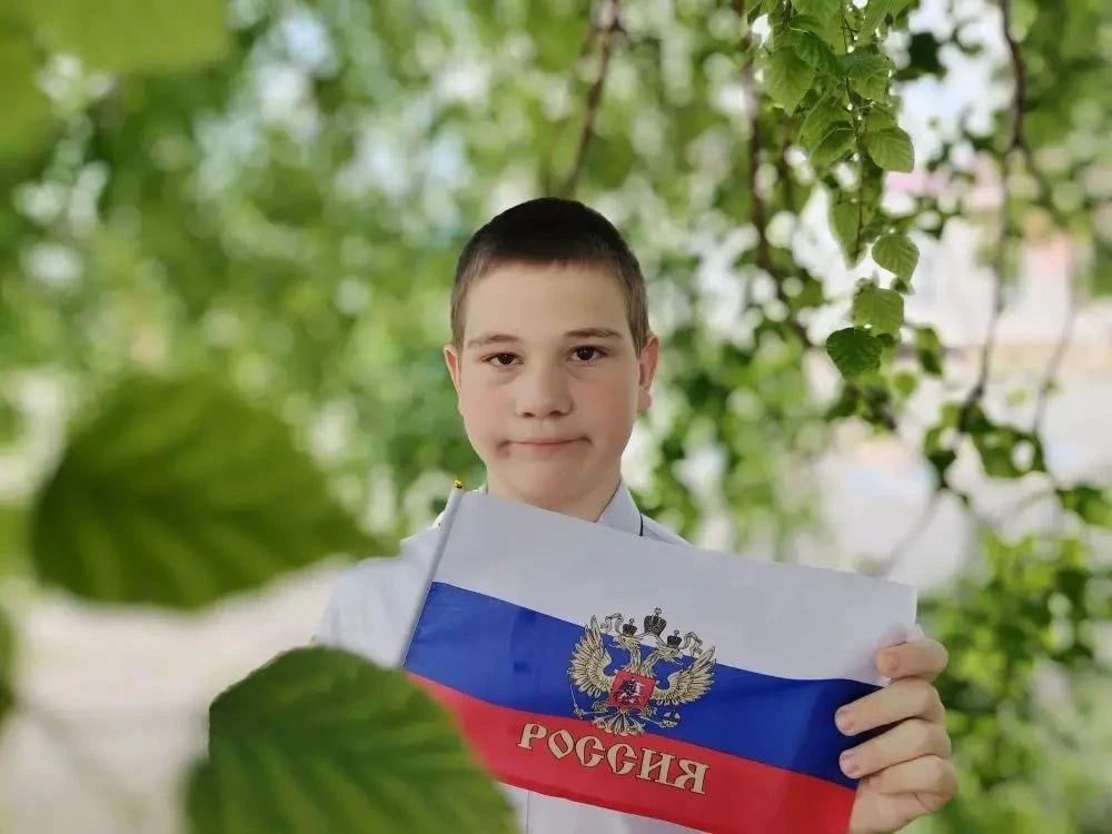 🇷🇺В рамках Всероссийской акция «Символ народа», посвященной Дню Государственного флаг...