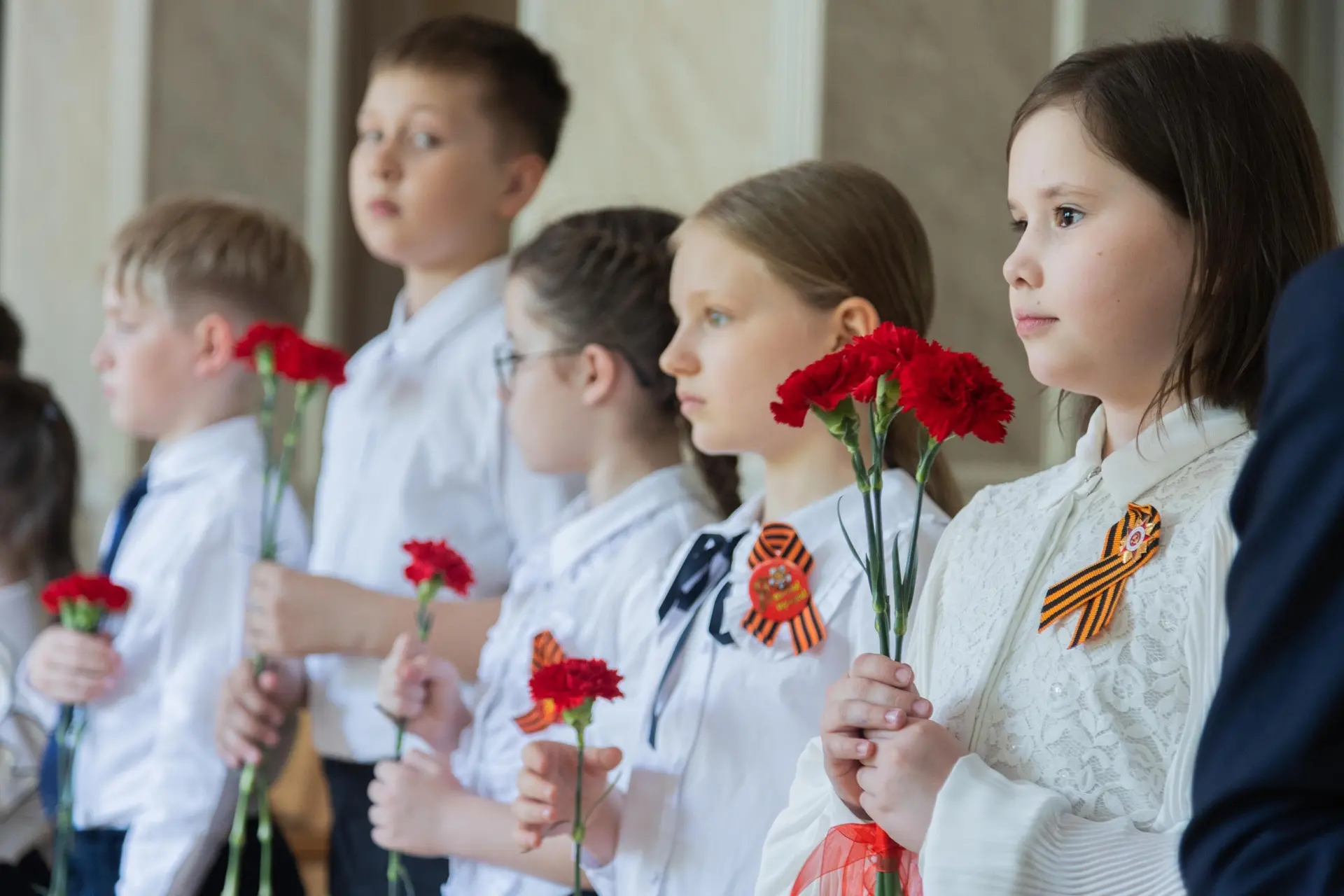 🕊 Мы помним, мы гордимся!    В нашей школе прошла акция «Красная гвоздика» 🙏    Наши младшие школьни