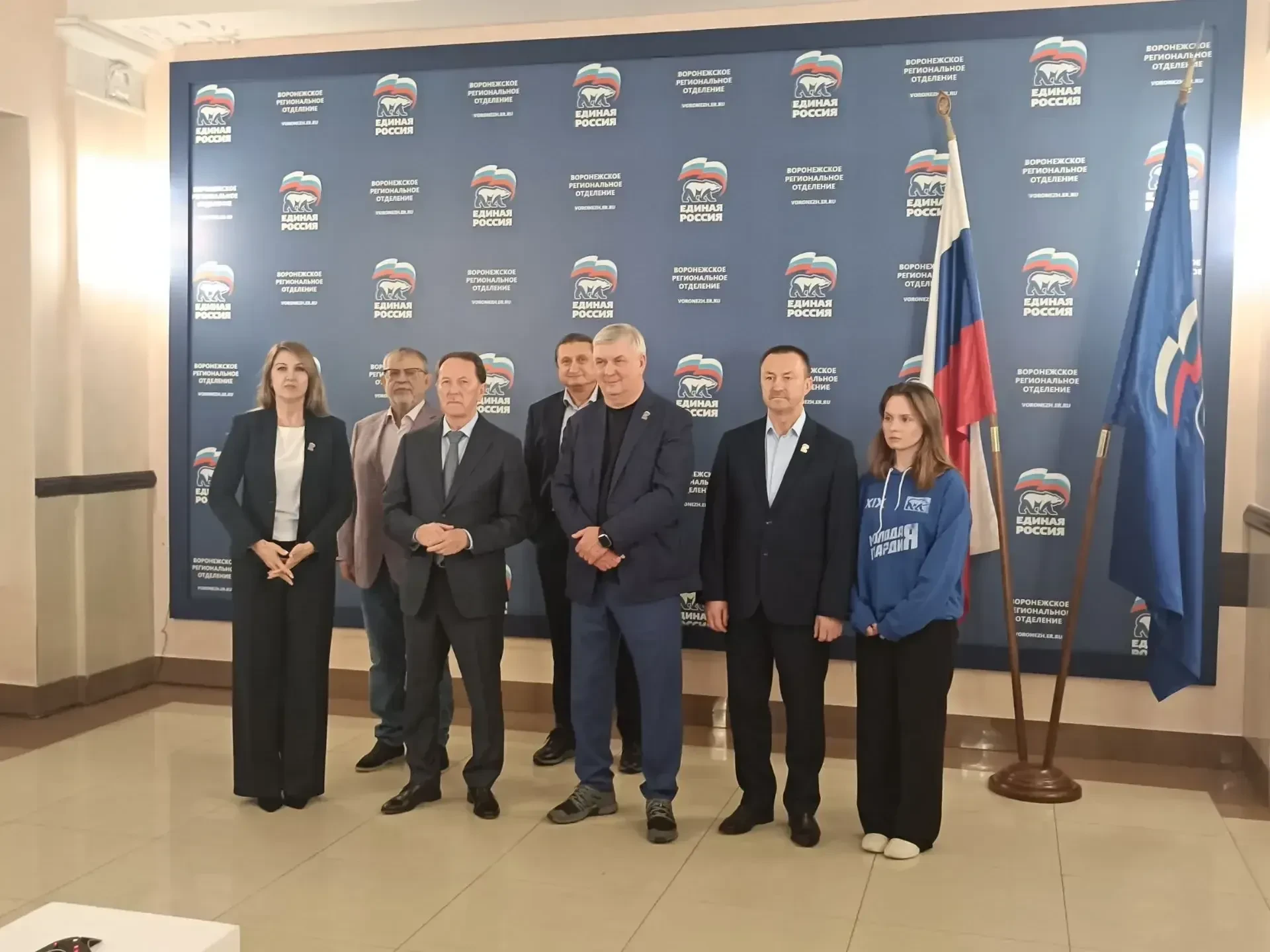Вместе с заместителем председателя Госдумы Алексеем Гордеевым и губернатором Александро...
