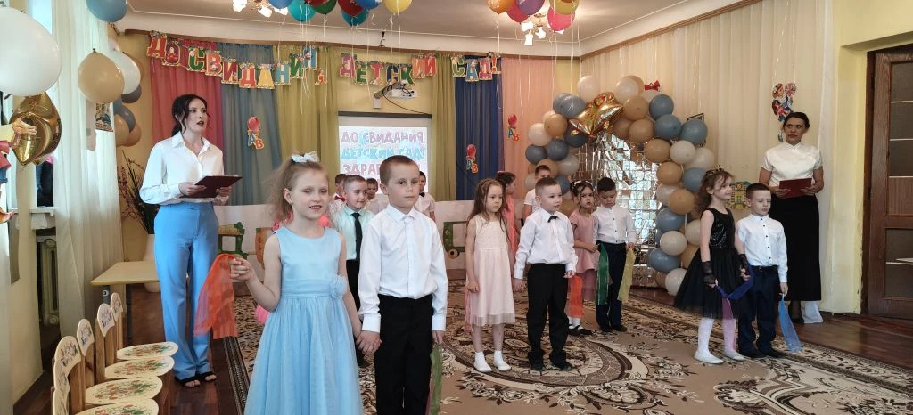 В дошкольных отделениях МОУ СОШ №16 прошли выпускные — и это были по-настоящему яркие п...